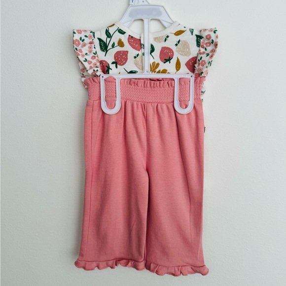 Rabbit + Bear Strawberries Onesie & Ruffle Pants Outfit Set NWT 🍓 - Picture 11 of 14